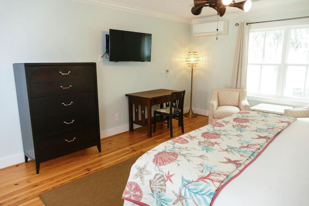 Beachview Inn And Spa 泰比岛 外观 照片